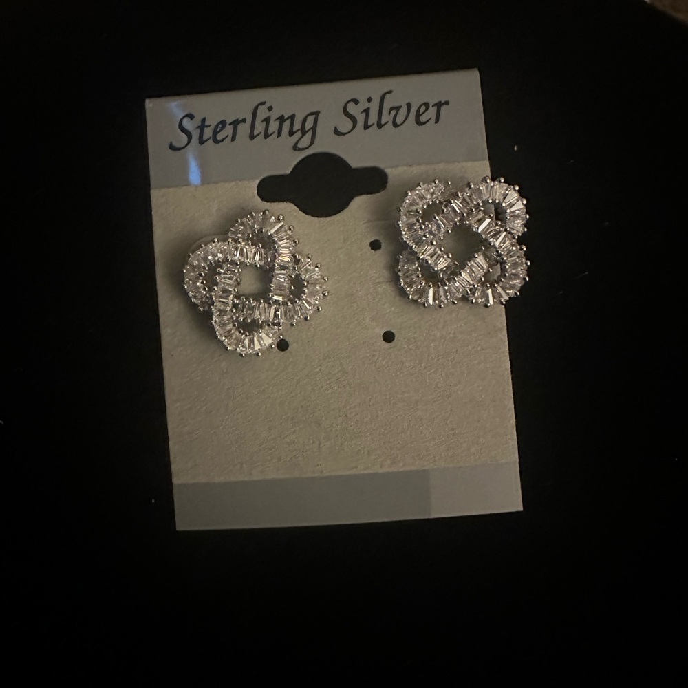 Women’s Spiral Stud like Earrings